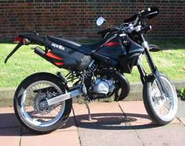 Click on this photo of the Aprilia SM50 Supermoto to enlarge... for sale at Motoport  - if this photo is missing try refreshing the page if the photo still doesn't appear this vehicle might be already sold in which case please contact the dealer