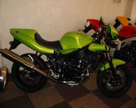 Click on this photo of the Triumph Speed Four to enlarge... for sale at Motoport  - if this photo is missing try refreshing the page if the photo still doesn't appear this vehicle might be already sold in which case please contact the dealer