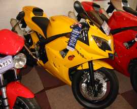 Click on this photo of the Triumph Daytona 600 to enlarge... for sale at Motoport  - if this photo is missing try refreshing the page if the photo still doesn't appear this vehicle might be already sold in which case please contact the dealer